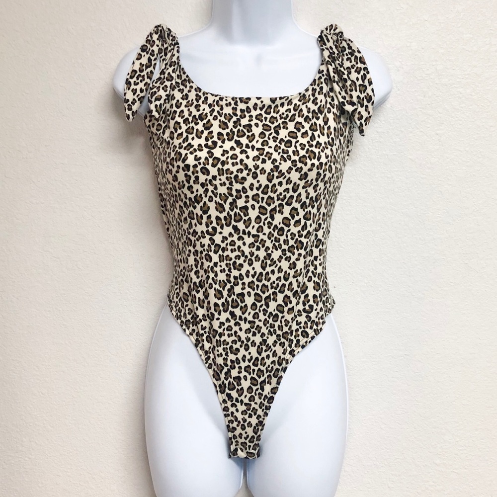 Gaze Leopard Print Bodysuit